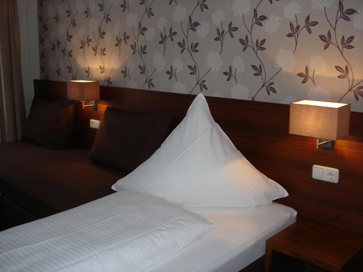 Rhein-Hotel Андернах Екстер'єр фото
